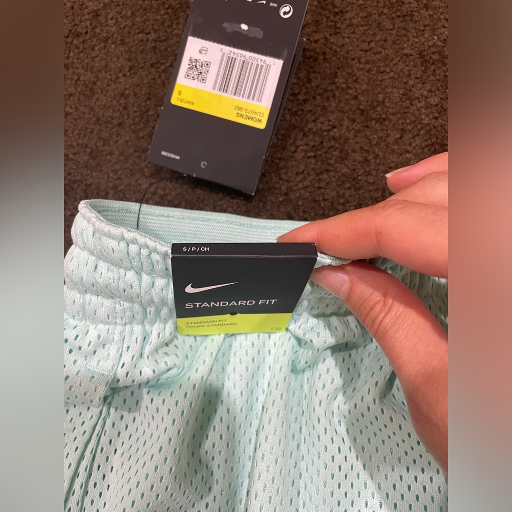 Nike Women’s Dri-FIT Swoosh Fly Basketball Shorts - Picture 6 of 11